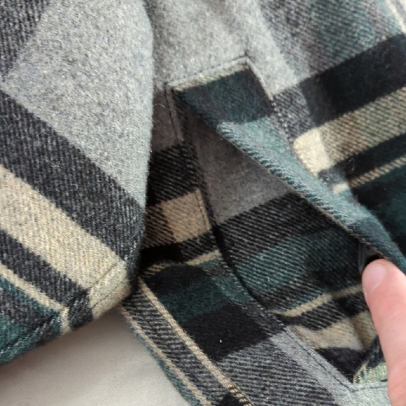 Fat Face Lightweight Gray and Green Shirt Jacket - Picture 7 of 16